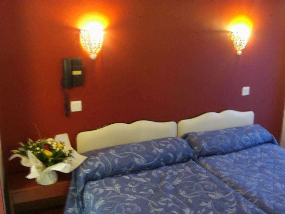 Hotel Ocean Lourdes Bilik gambar
